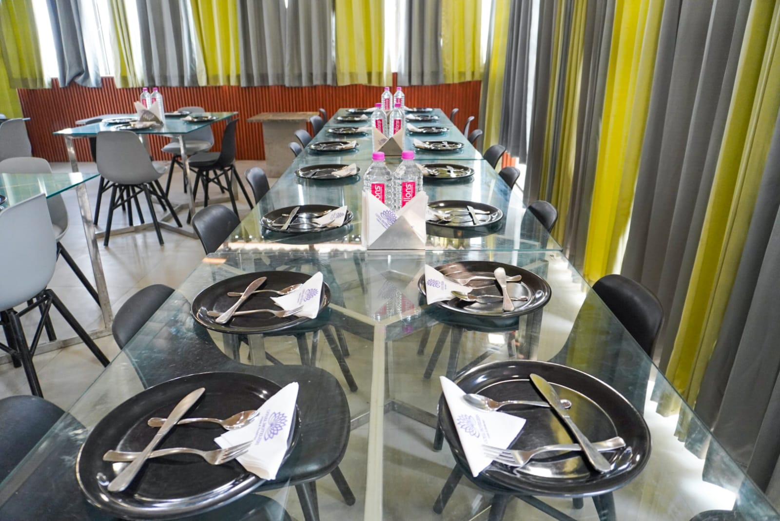 Sour N Spicy Restaurant Hotel Vasudha Vrindavan