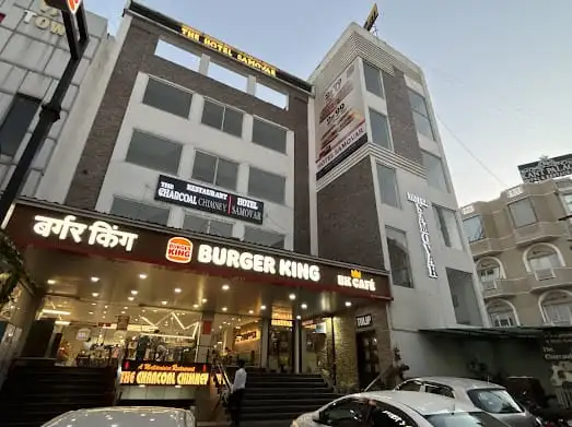 Front View of Hotel Samovar